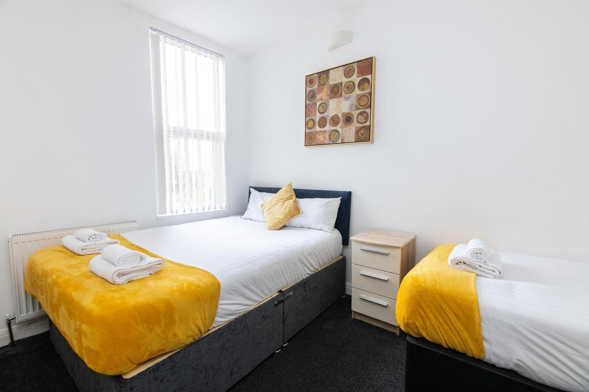 Spacious Apartment Close To City Centre With Free Secure Parking Leeds  Dış mekan fotoğraf