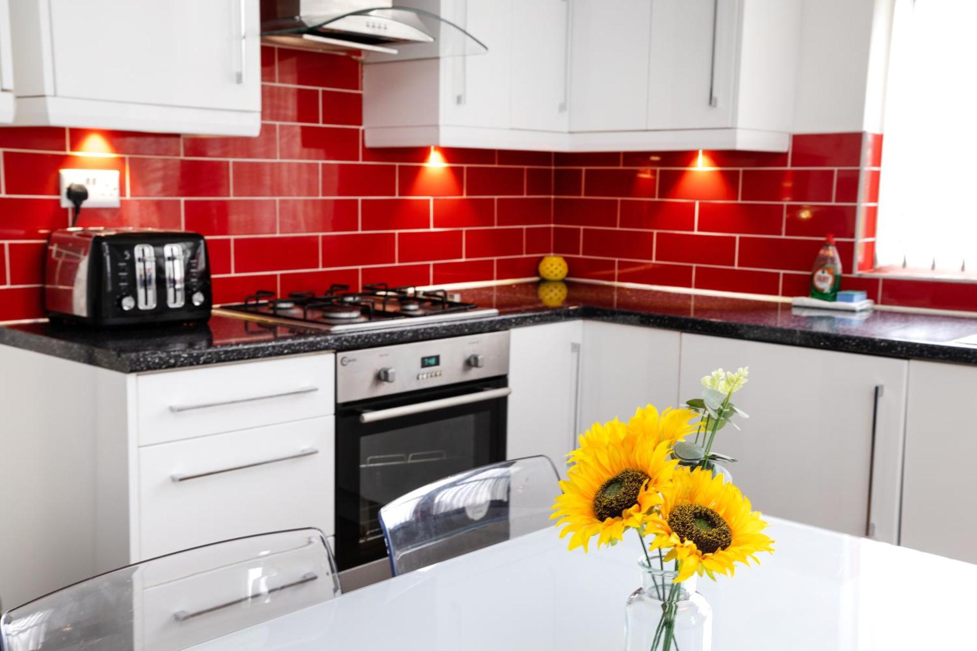 Spacious Apartment Close To City Centre With Free Secure Parking Leeds  Dış mekan fotoğraf